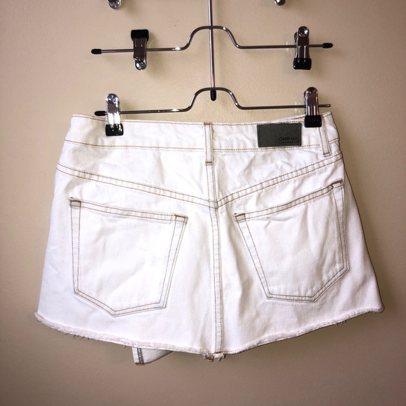 White skirt with beige stitching from LF - Picture 2 of 2